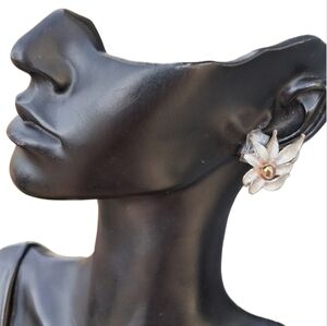 Vintage Celebrity NY Floral Clip-On Earrings – Pearlescent White Enamel